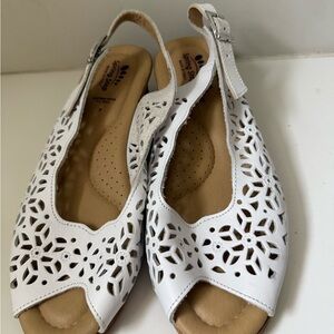 Spring Step Women's White Cutout Sandals, Size 9.